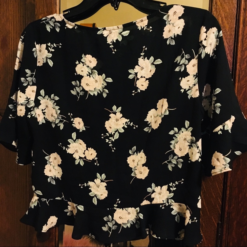 🛑SOLD🛑Express blouse - Picture 4 of 4